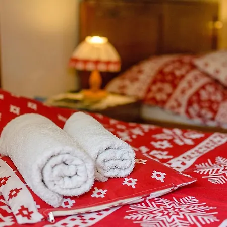 Sobol In Kocicin Kuzelj